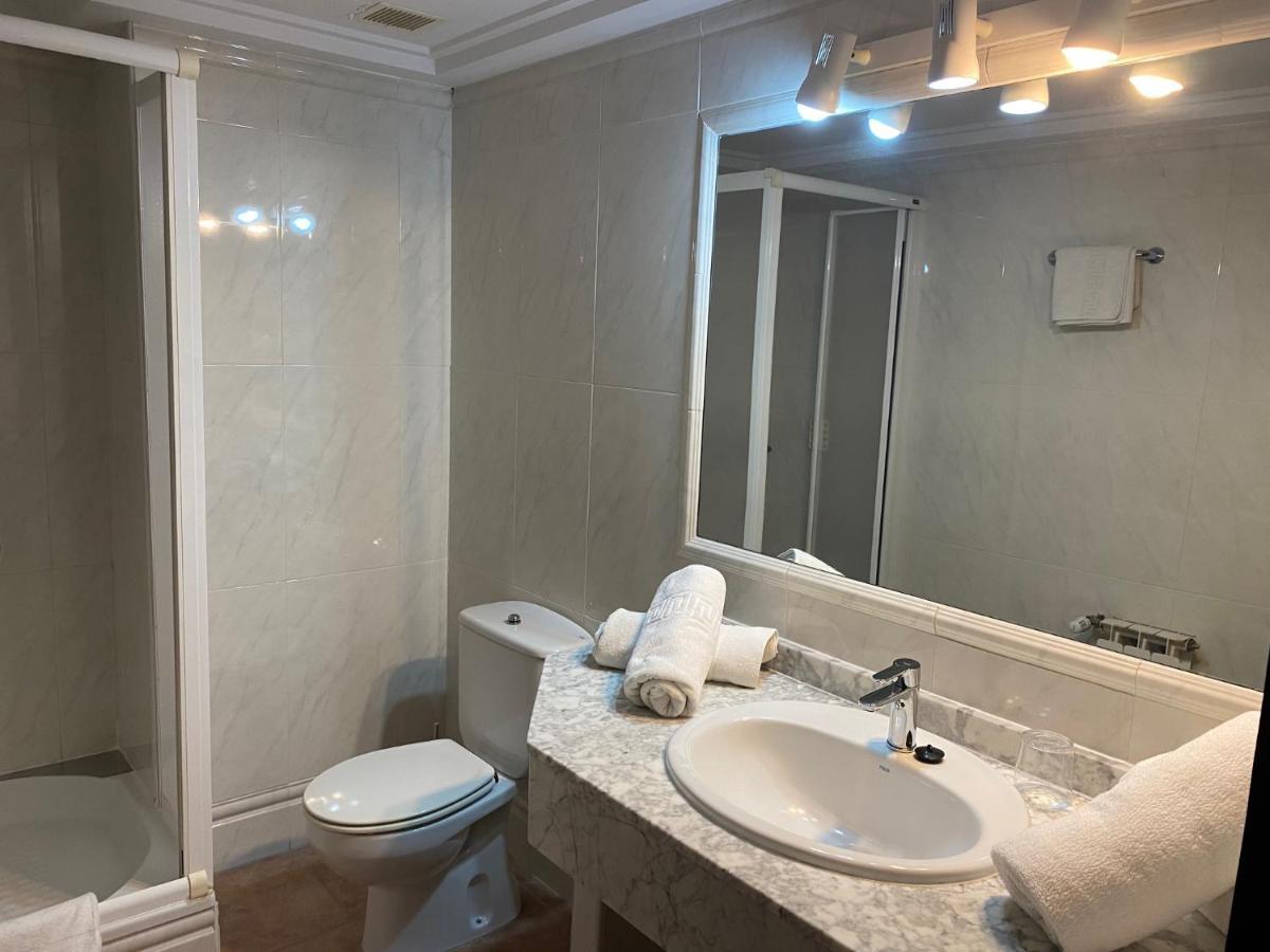קאלה פיגרה Hostal Restaurante Cala מראה חיצוני תמונה