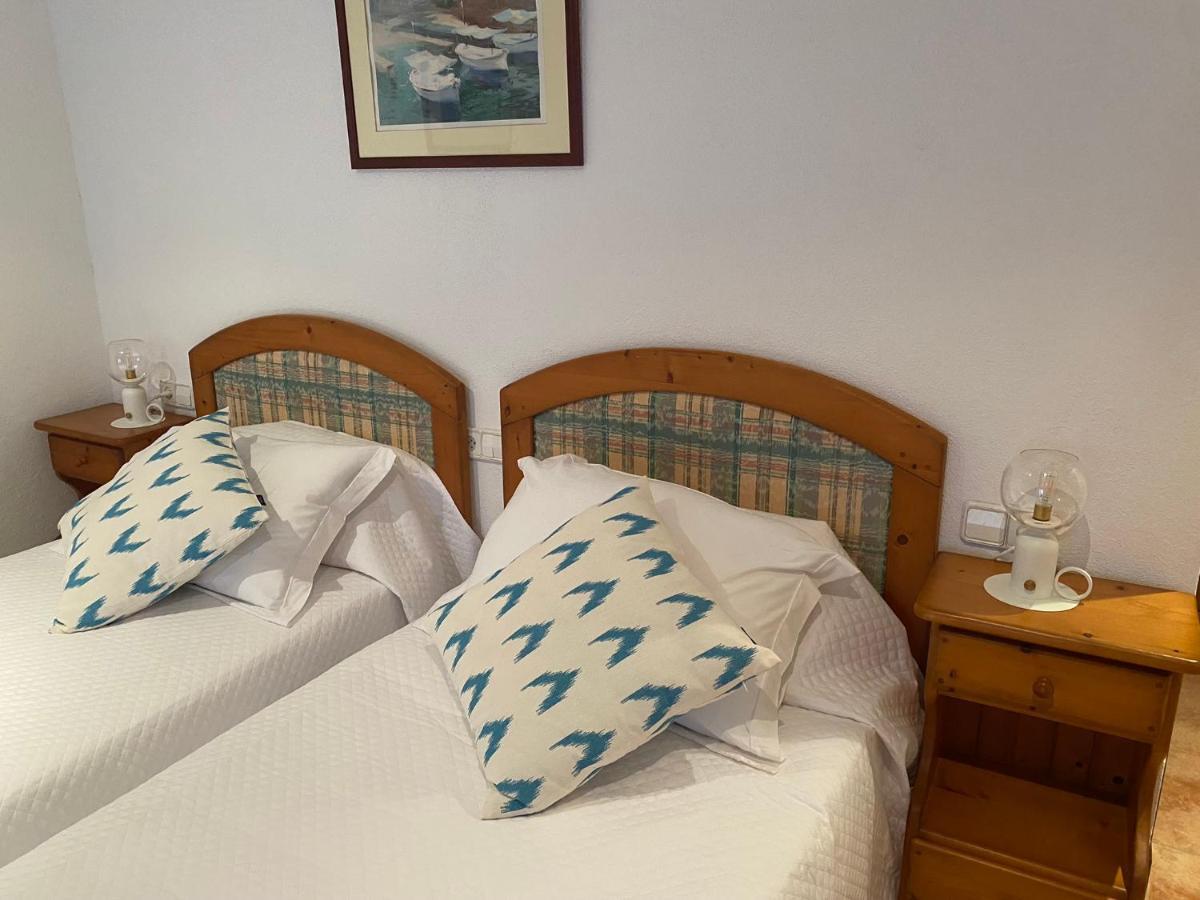 קאלה פיגרה Hostal Restaurante Cala מראה חיצוני תמונה
