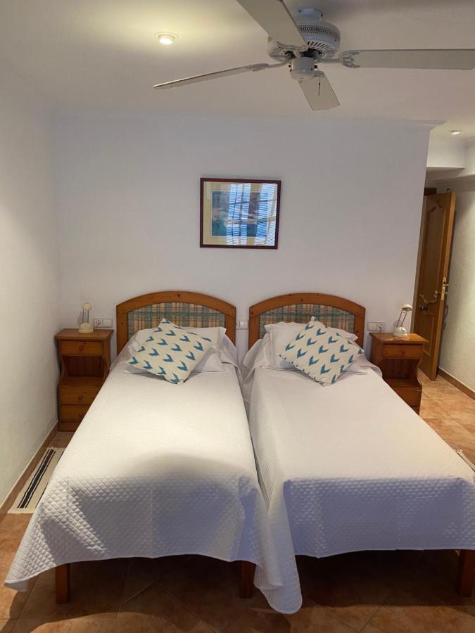 קאלה פיגרה Hostal Restaurante Cala מראה חיצוני תמונה