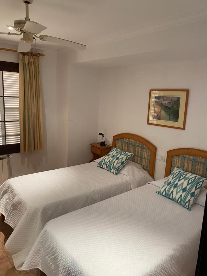 קאלה פיגרה Hostal Restaurante Cala מראה חיצוני תמונה
